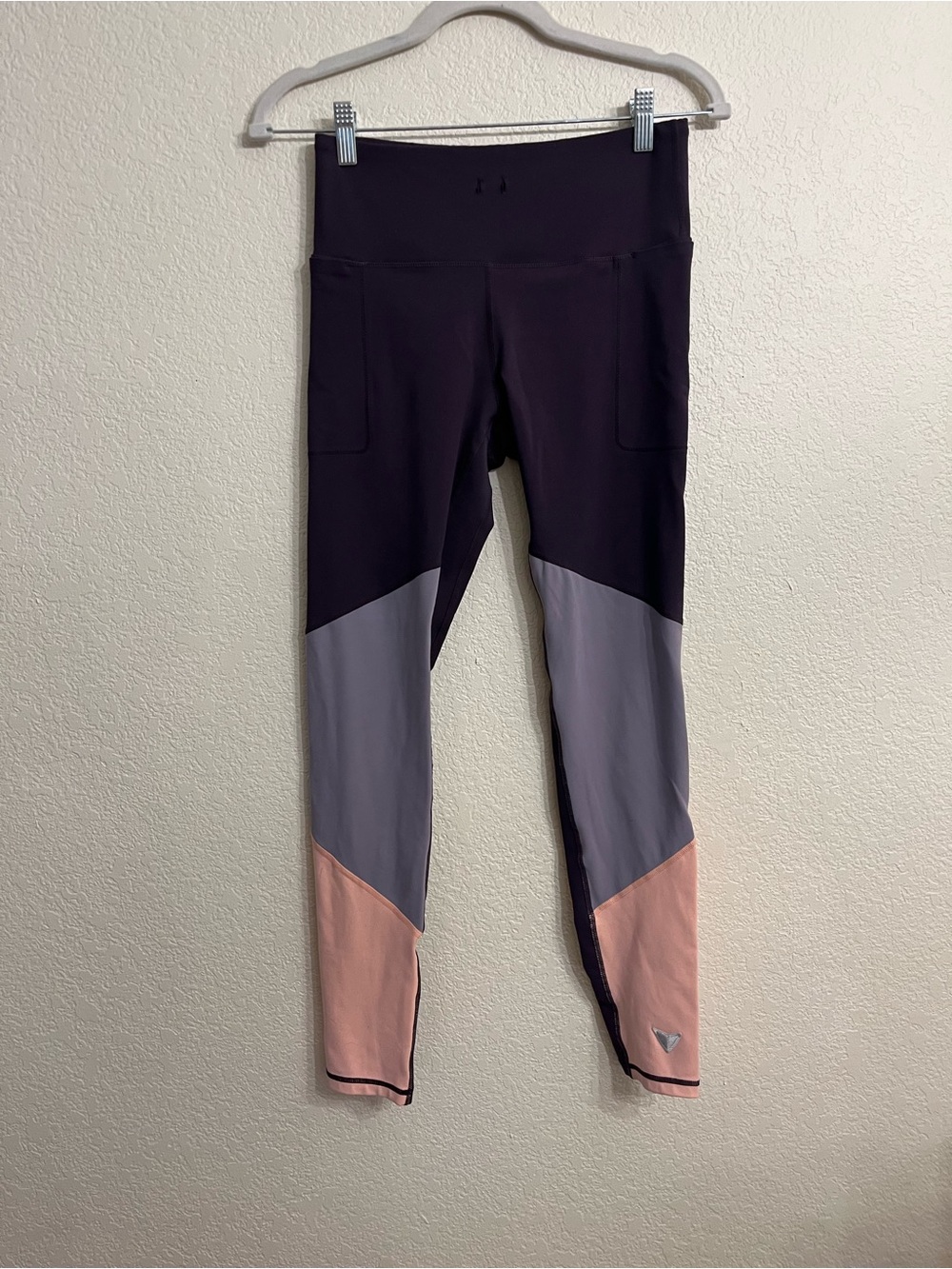 Colorblock specialty running leggings from Road runner